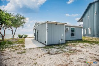 1707 N Ocean Drive, Port Lavaca, TX 77979