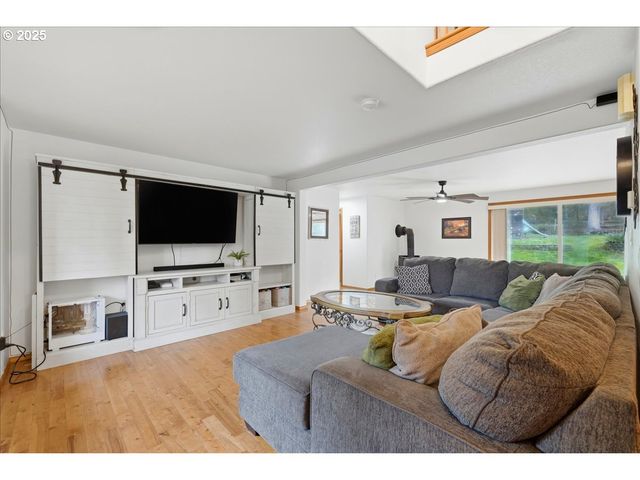 1550 HEATHER Ct, Vernonia, OR 97064