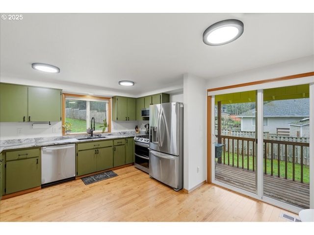 1550 HEATHER Ct, Vernonia, OR 97064