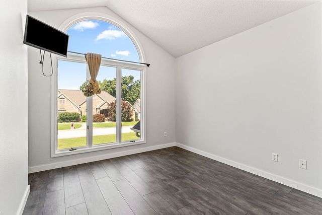 47 Stonehenge Drive, Bentonville, AR 72712