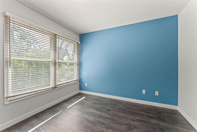 47 Stonehenge Drive, Bentonville, AR 72712