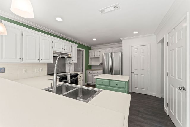 47 Stonehenge Drive, Bentonville, AR 72712