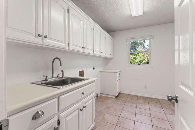 47 Stonehenge Drive, Bentonville, AR 72712