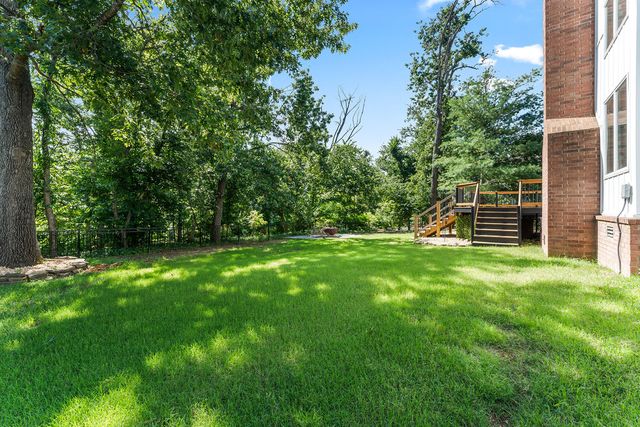 47 Stonehenge Drive, Bentonville, AR 72712