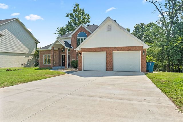 47 Stonehenge Drive, Bentonville, AR 72712