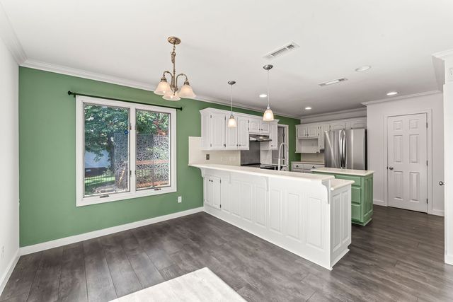 47 Stonehenge Drive, Bentonville, AR 72712