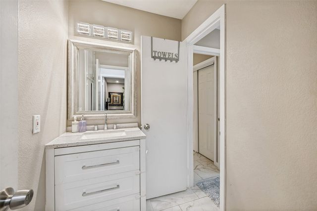 625 Caduceus Lane, Hurst, TX 76053