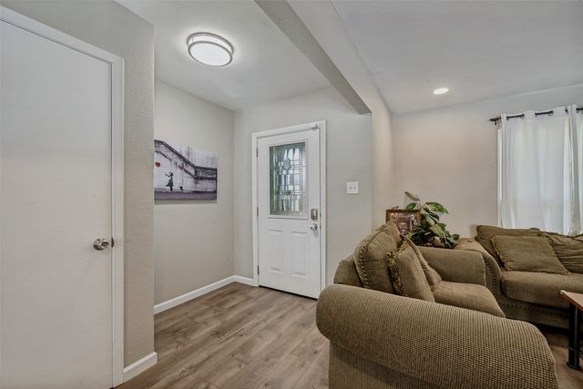 625 Caduceus Lane, Hurst, TX 76053