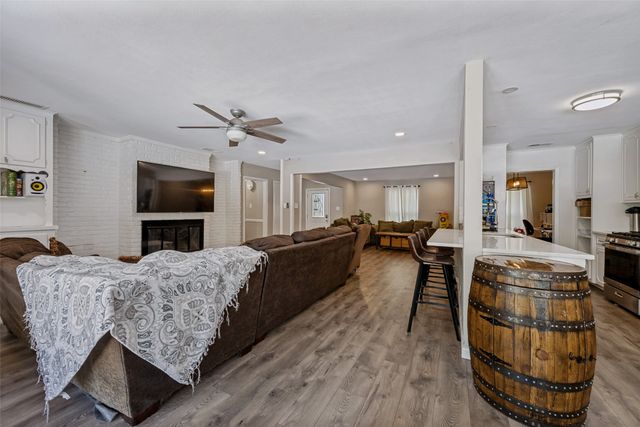 625 Caduceus Lane, Hurst, TX 76053