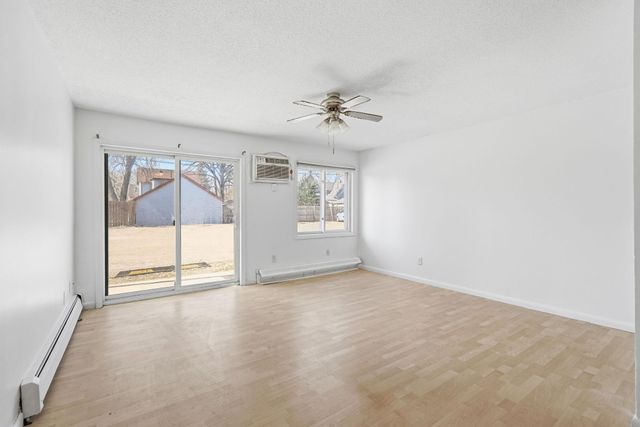 2740 Pleasant Ave 204, Minneapolis, MN 55408