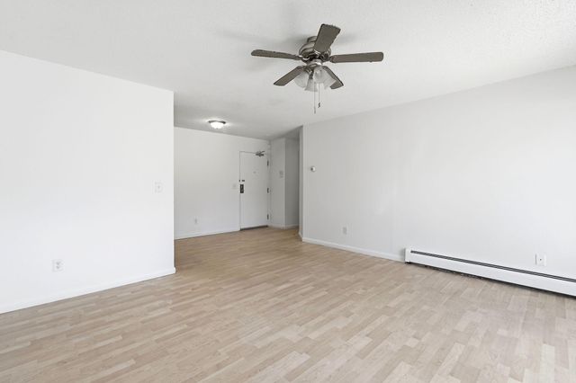 2740 Pleasant Ave 204, Minneapolis, MN 55408