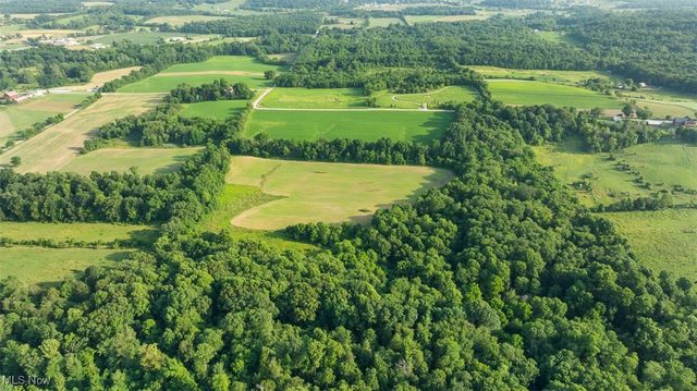 14091 Stoneford Street SW, Navarre, OH 44662