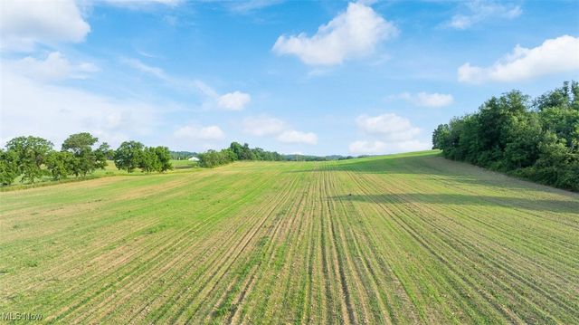 14091 Stoneford Street SW, Navarre, OH 44662