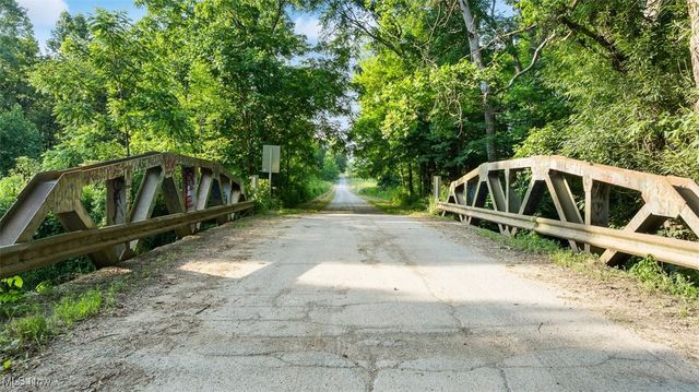 14091 Stoneford Street SW, Navarre, OH 44662