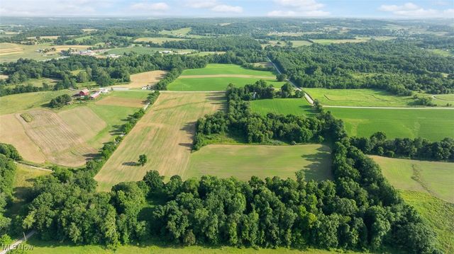 14091 Stoneford Street SW, Navarre, OH 44662