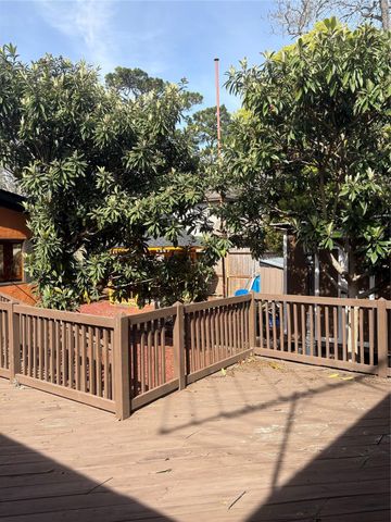 2013 Deats Road, Dickinson, TX 77539