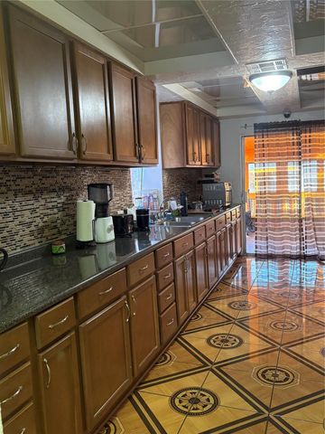 2013 Deats Road, Dickinson, TX 77539