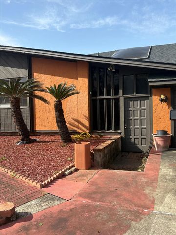 2013 Deats Road, Dickinson, TX 77539