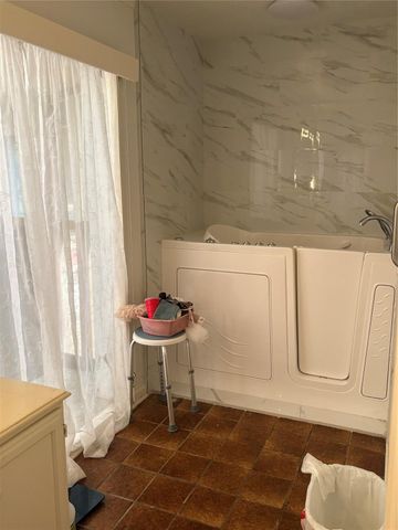 2013 Deats Road, Dickinson, TX 77539