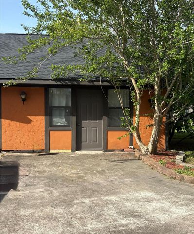 2013 Deats Road, Dickinson, TX 77539