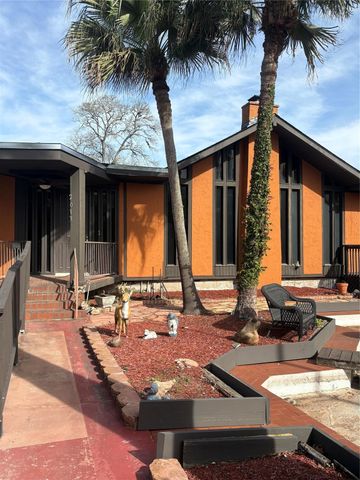 2013 Deats Road, Dickinson, TX 77539