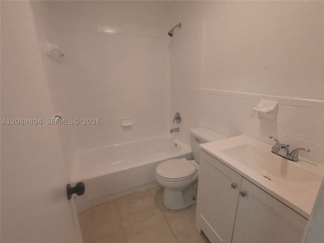 3060 NW 204th Ln, Miami Gardens, FL 33056