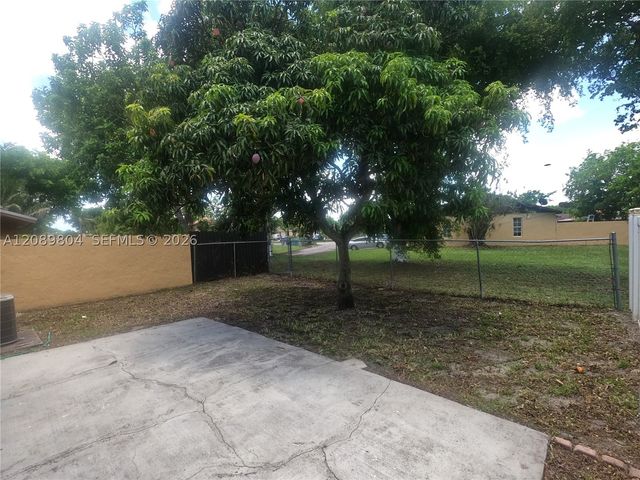 3060 NW 204th Ln, Miami Gardens, FL 33056