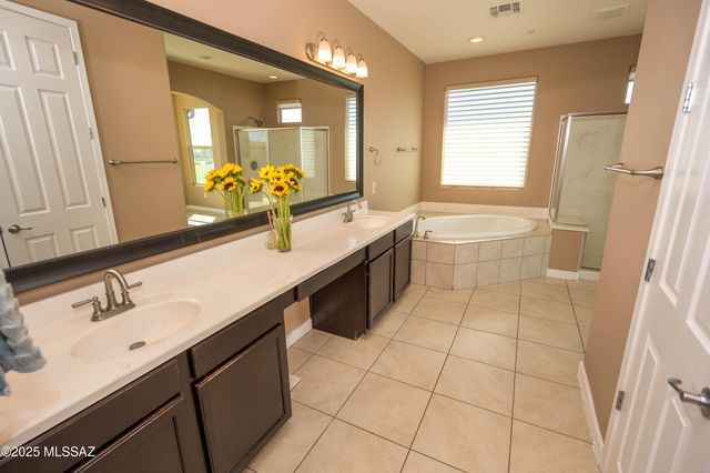 8770 W Denstone Road, Marana, AZ 85653