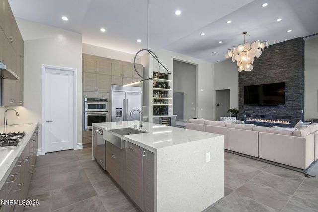 724 W Pleasant Oak Trail, Reno, NV 89511