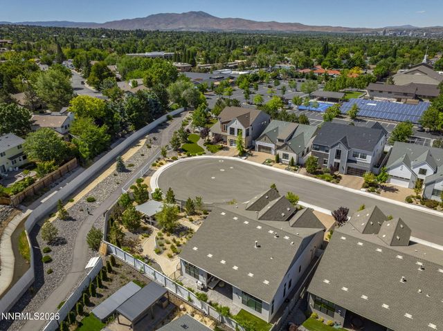 724 W Pleasant Oak Trail, Reno, NV 89511