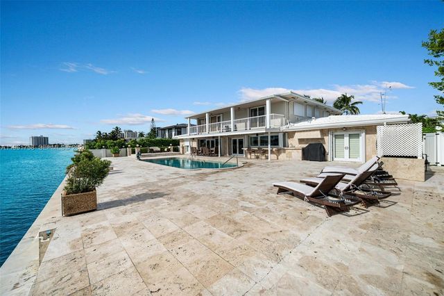 1990 NE 119th Rd, North Miami, FL 33181