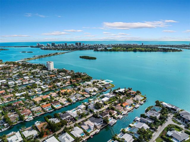 1990 NE 119th Rd, North Miami, FL 33181