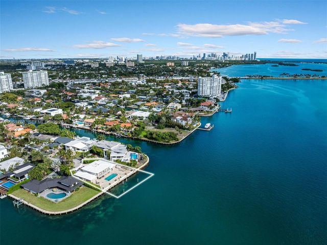 1990 NE 119th Rd, North Miami, FL 33181