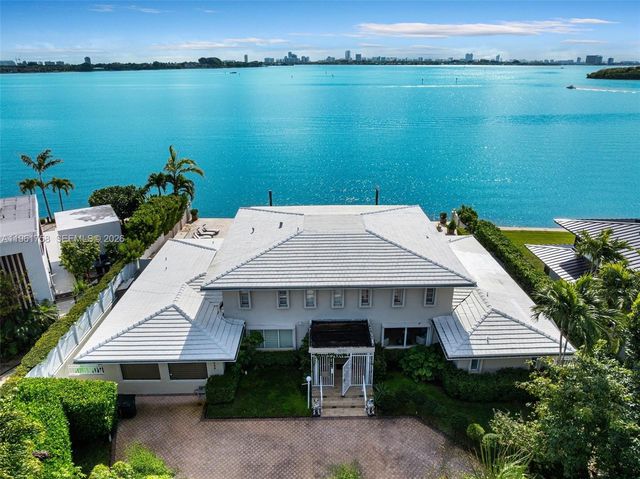 1990 NE 119th Rd, North Miami, FL 33181