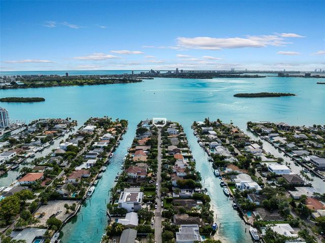 1990 NE 119th Rd, North Miami, FL 33181