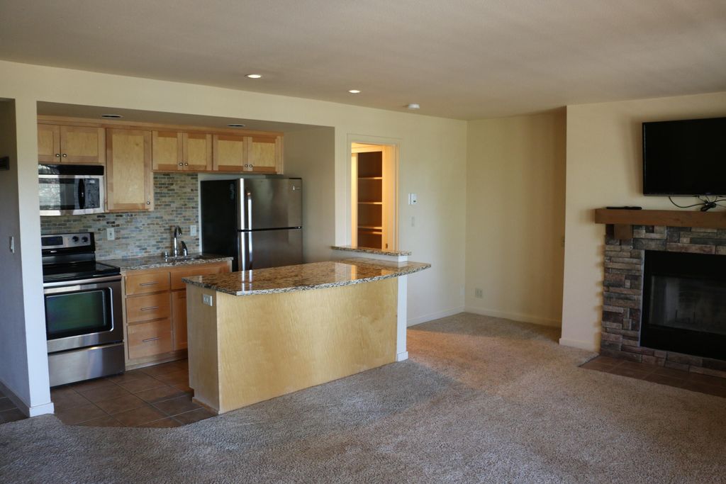 18575 SW Century Drive 221, Bend, OR 97702
