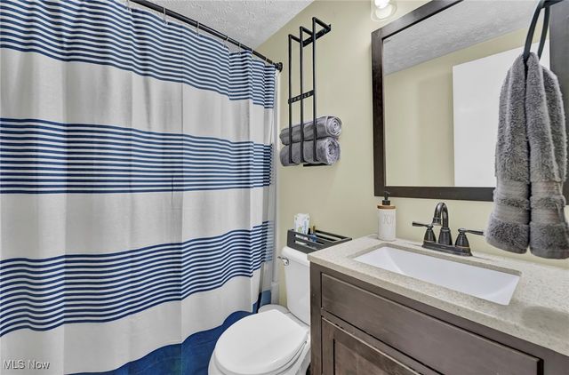 210 Louisiana Avenue, Elyria, OH 44035