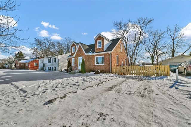 210 Louisiana Avenue, Elyria, OH 44035