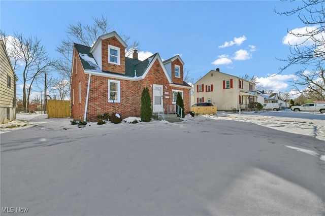 210 Louisiana Avenue, Elyria, OH 44035