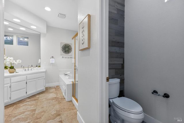 10 Makena Ct, Petaluma, CA 94954