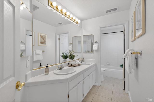 10 Makena Ct, Petaluma, CA 94954