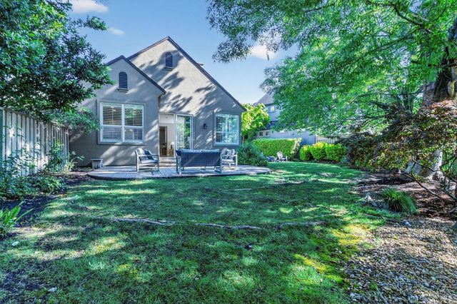 10 Makena Ct, Petaluma, CA 94954