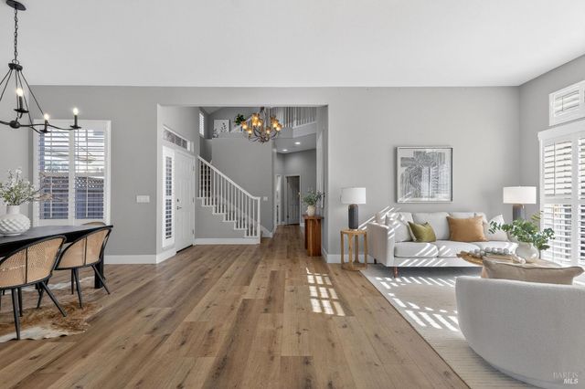 10 Makena Ct, Petaluma, CA 94954