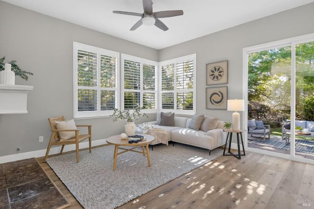 10 Makena Ct, Petaluma, CA 94954