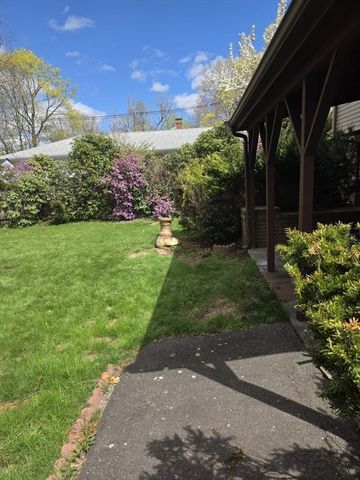 72 Kurland Ave, Brockton, MA 02301