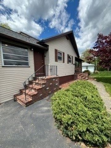 72 Kurland Ave, Brockton, MA 02301