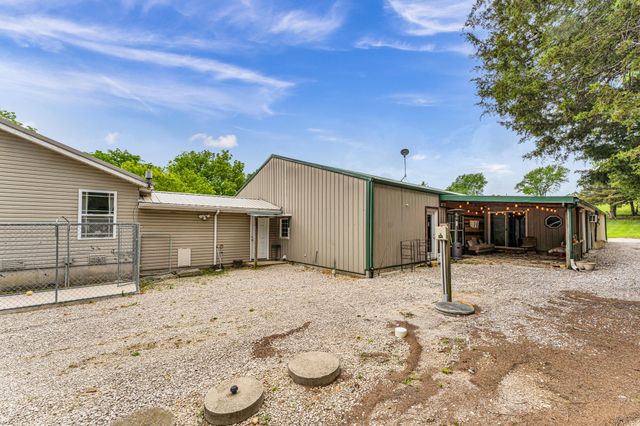 7222 N Farm Road 203, Strafford, MO 65757