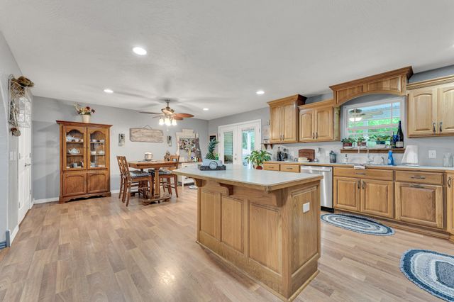 7222 N Farm Road 203, Strafford, MO 65757