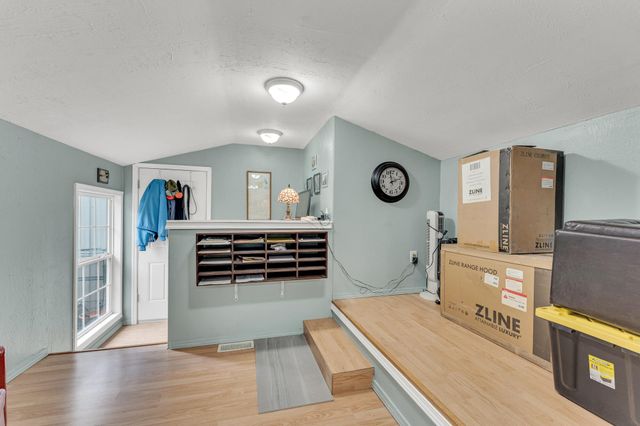 7222 N Farm Road 203, Strafford, MO 65757