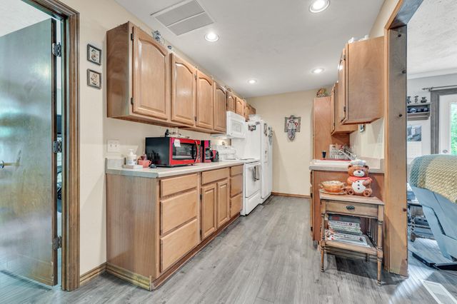 7222 N Farm Road 203, Strafford, MO 65757